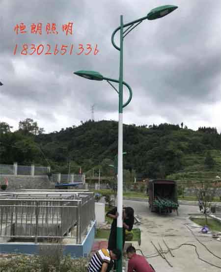 LED路燈安裝現(xiàn)場